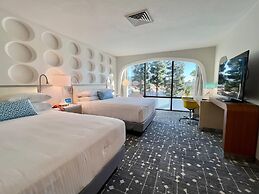 Howard Johnson by Wyndham Anaheim Hotel & Water Playground