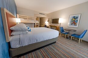 Howard Johnson by Wyndham Anaheim Hotel & Water Playground