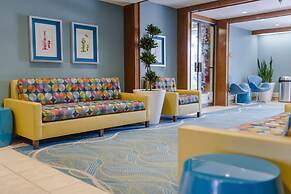 Howard Johnson by Wyndham Anaheim Hotel & Water Playground