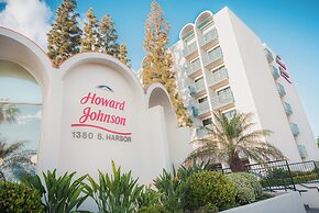Howard Johnson by Wyndham Anaheim Hotel & Water Playground