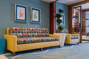 Howard Johnson by Wyndham Anaheim Hotel & Water Playground