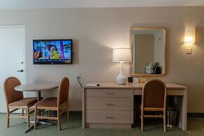 Howard Johnson by Wyndham Anaheim Hotel & Water Playground