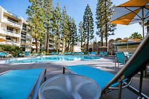Howard Johnson by Wyndham Anaheim Hotel & Water Playground