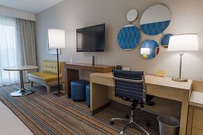 Howard Johnson by Wyndham Anaheim Hotel & Water Playground