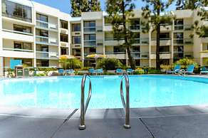 Howard Johnson by Wyndham Anaheim Hotel & Water Playground