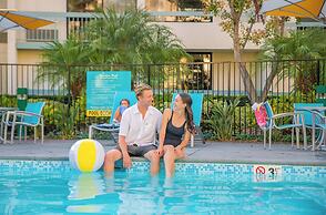 Howard Johnson by Wyndham Anaheim Hotel & Water Playground