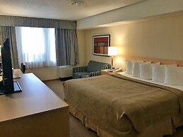 Quality Hotel & Suites Montreal East