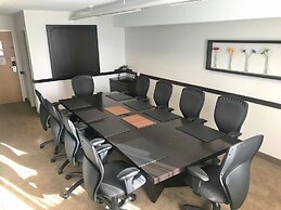 Quality Hotel & Suites Montreal East