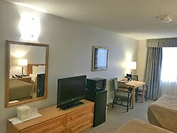 Quality Hotel & Suites Montreal East