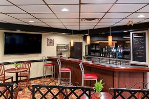 Quality Hotel & Suites Montreal East