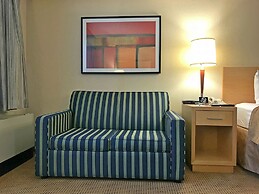 Quality Hotel & Suites Montreal East