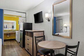 Econo Lodge Carlsbad Caverns Area