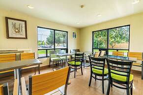 Ramada by Wyndham Kingston