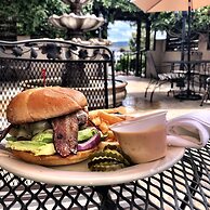 Rogue Regency Inn and Suites