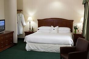 Rogue Regency Inn and Suites