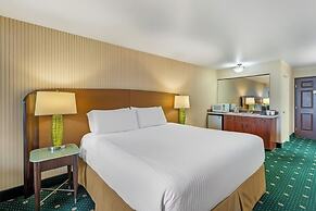 Rogue Regency Inn Medford Airport