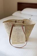 Rogue Regency Inn and Suites