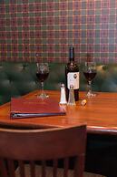 Rogue Regency Inn and Suites