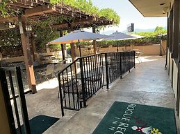 Rogue Regency Inn and Suites