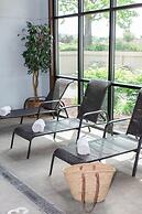 Rogue Regency Inn and Suites