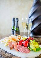 Rogue Regency Inn and Suites