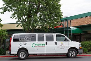 Rogue Regency Inn and Suites