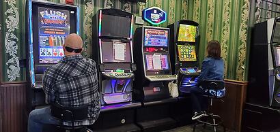 Rogue Regency Inn and Suites