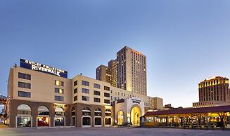 Hilton New Orleans Riverside