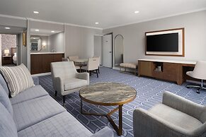 Hilton New Orleans Riverside
