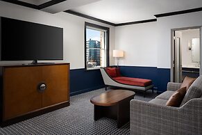 Hilton Orrington / Evanston