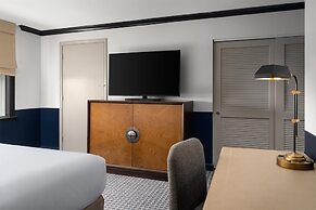 Hilton Orrington / Evanston