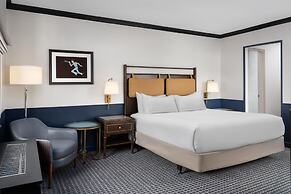 Hilton Orrington / Evanston