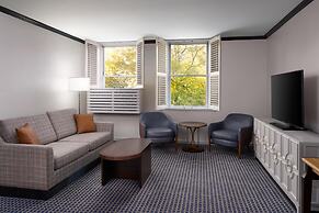 Hilton Orrington / Evanston