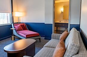 Hilton Orrington / Evanston