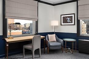 Hilton Orrington / Evanston