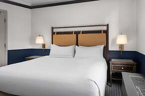 Hilton Orrington / Evanston