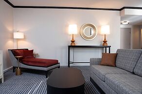 Hilton Orrington / Evanston