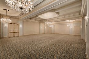 Hilton Orrington / Evanston