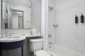 Hilton Orrington / Evanston