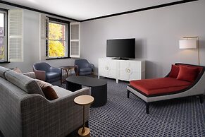Hilton Orrington / Evanston