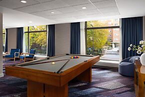 Hilton Orrington / Evanston