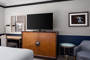 Hilton Orrington / Evanston