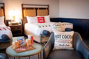 Hilton Orrington / Evanston