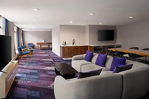 Hilton Orrington / Evanston