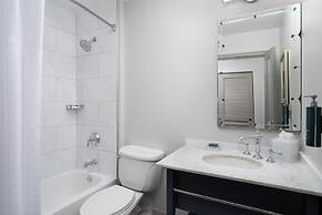 Hilton Orrington / Evanston