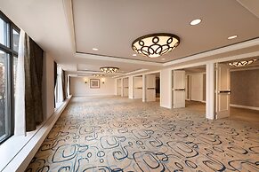 Hilton Orrington / Evanston