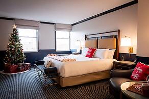 Hilton Orrington / Evanston