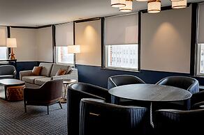 Hilton Orrington / Evanston