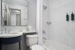 Hilton Orrington / Evanston