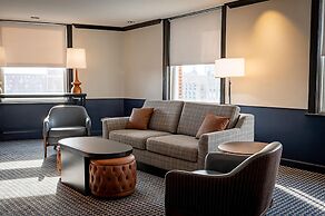 Hilton Orrington / Evanston